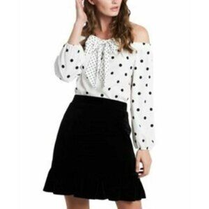 Riley & Rae Strapless Bowtie Blouse Women's. Size Medium. New With Tags.